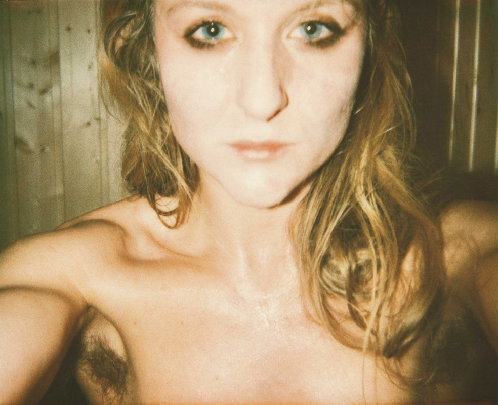 Polaroidfoto, Louise Eliot